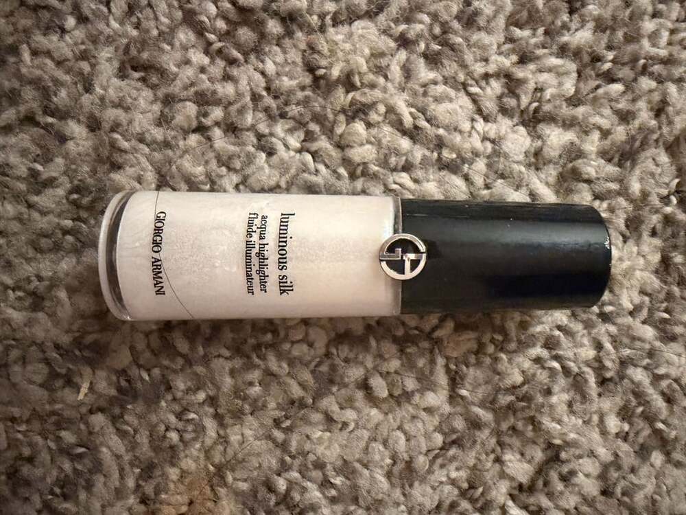 Giorgio Armani Luminous Silk Acqua Highlighter